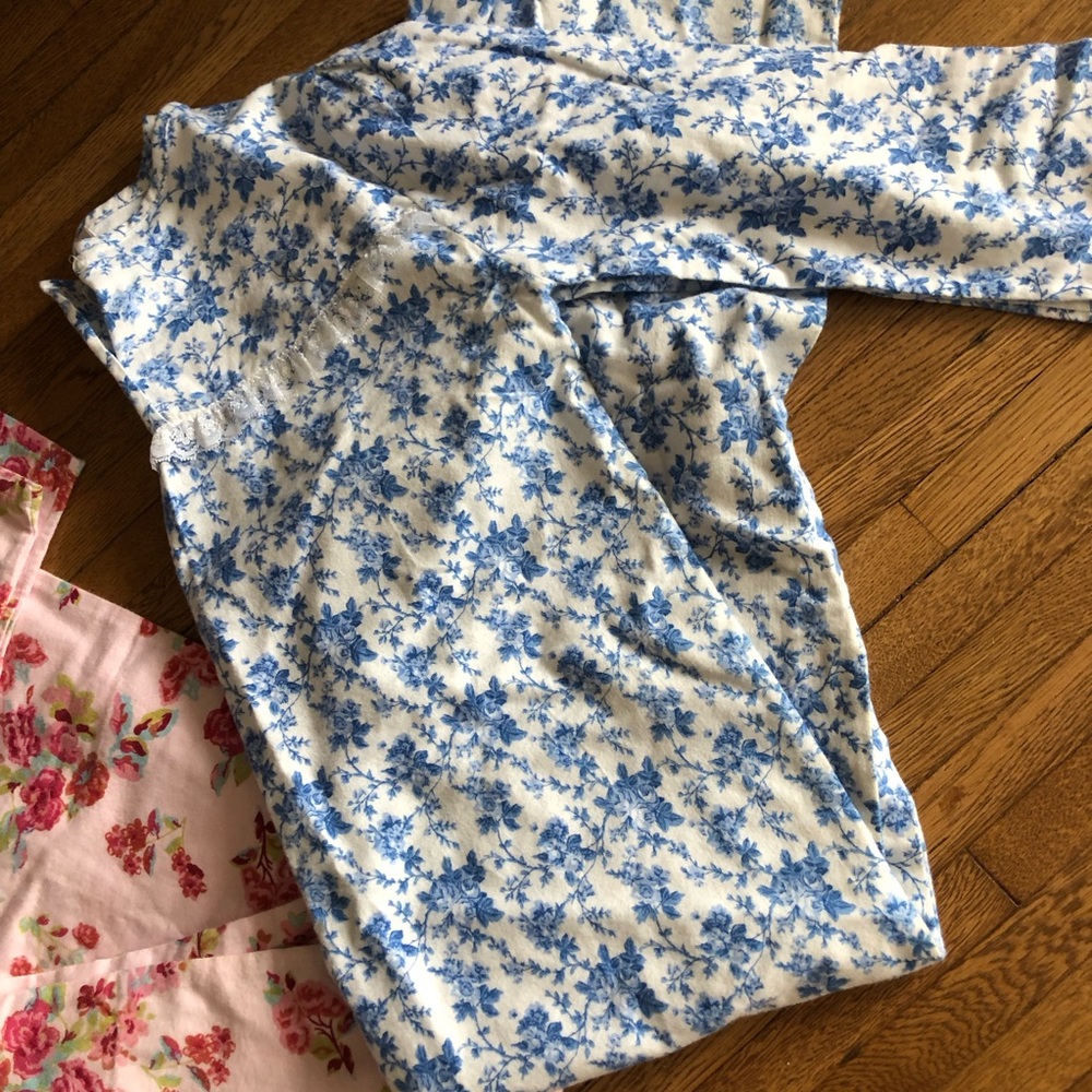 New Amanda Paige long 100% Cotton nightgown blue rose flowers womens small - Picture 3 of 6